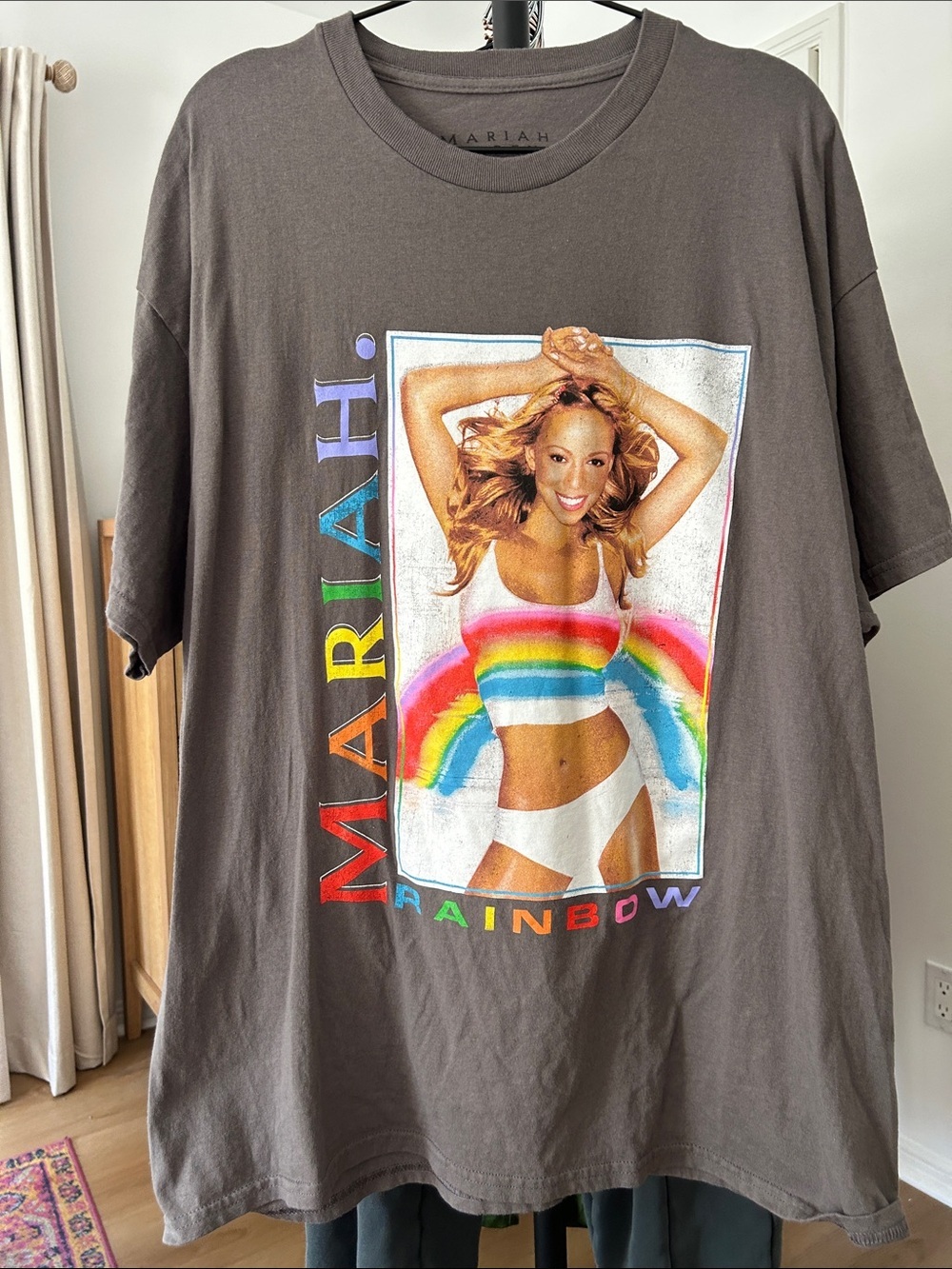 Mariah Carey Tee. Size XL. PTP 23”. GUC